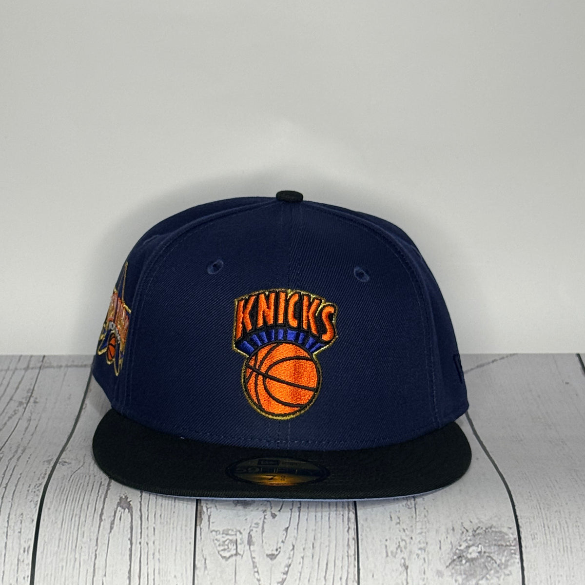 New Era 59FIFTY New York Knicks EST Hat Club Light Blue UV Fitted Hat – Navy/Black