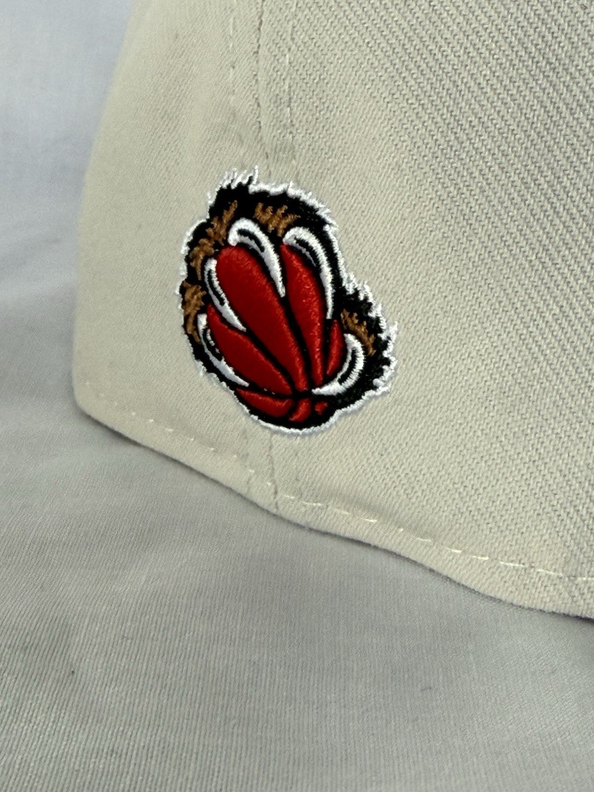 Mitchell & Ness Vancouver Grizzlies Fitted 7 1/4