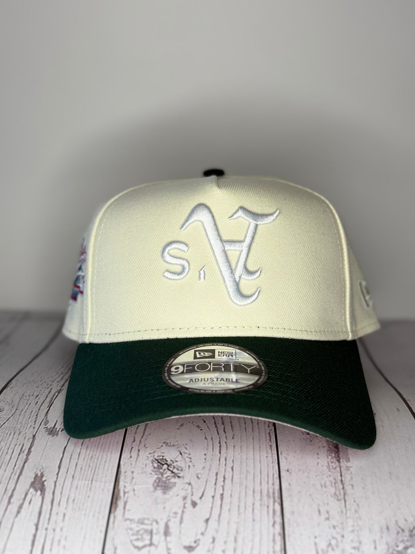 New Era 9FORTY A-Frame Oakland Athletics Battle of the Bay Upside Down Pink UV Snapback Hat – White/Green