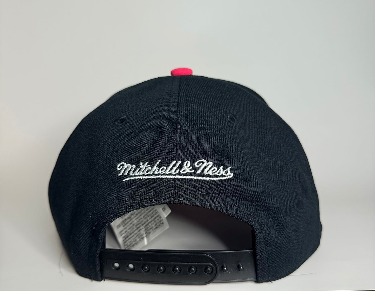 Mitchell & Ness Florida Marlins Era Flip Heritage Series Pro Pinch Snapback Hat – White/Black