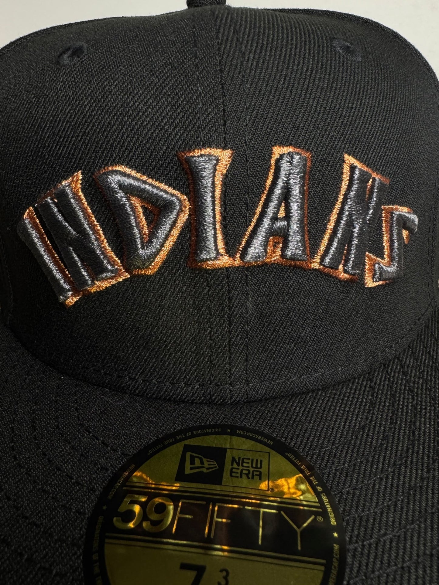 New Era 59FIFTY Cleveland Indians Fitted 7 3/8 - ExclusiveCrowns
