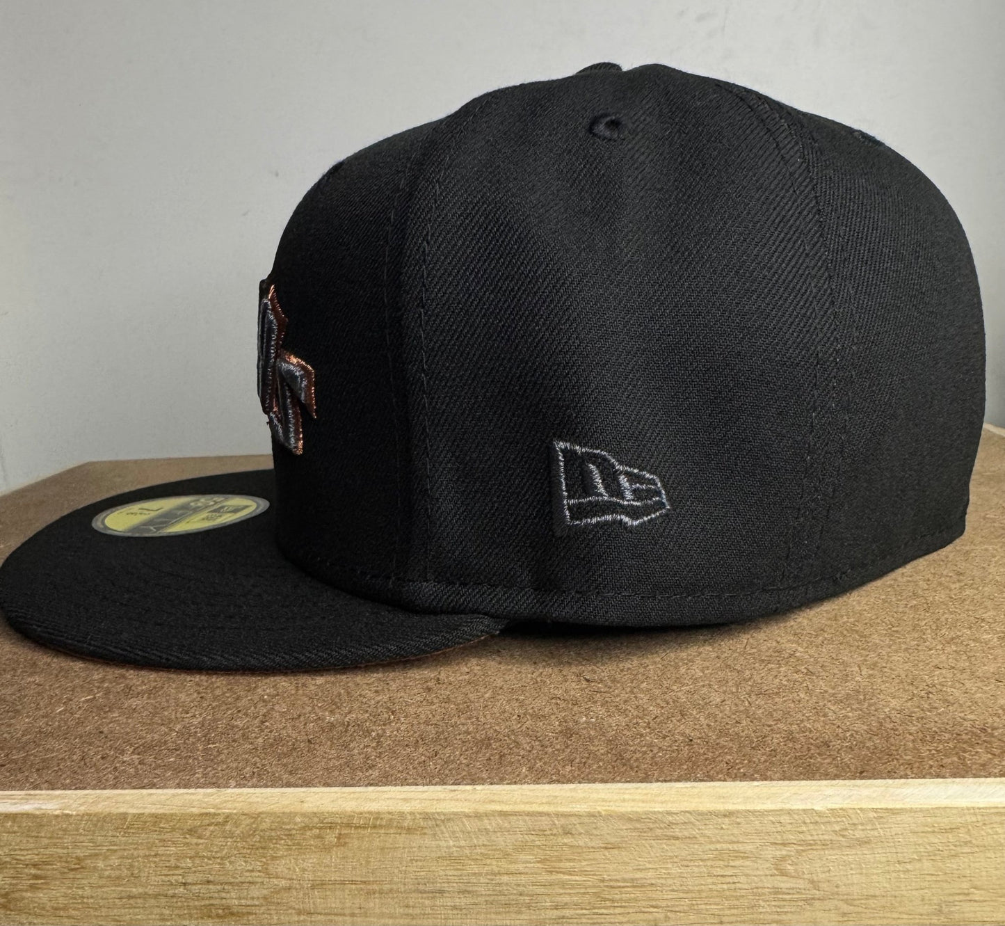 New Era 59FIFTY Cleveland Indians Fitted 7 3/8 - ExclusiveCrowns