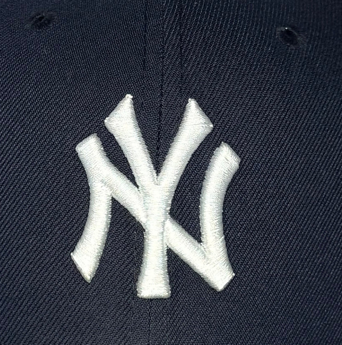 New Era 59FIFTY New York Yankees Pink UV Fitted Hat – Navy/White