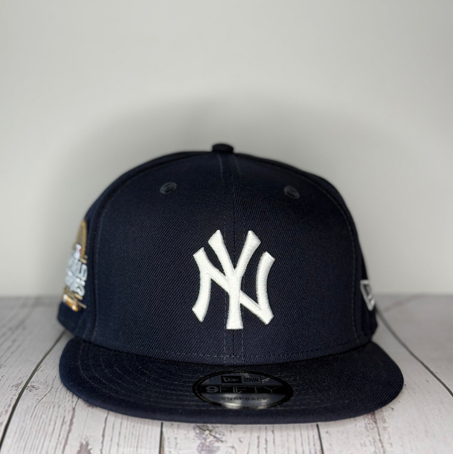 New Era 9FIFTY New York Yankees 2024 World Series Side Patch Adjustable Snapback - Navy