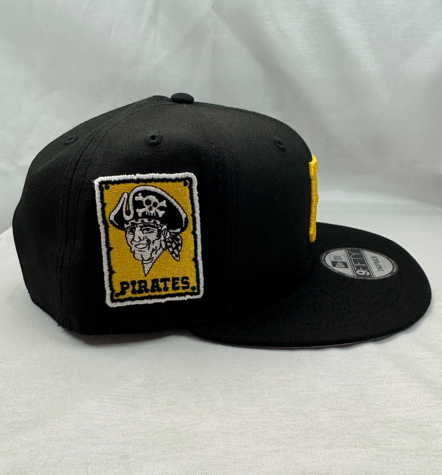 New Era 9FIFTY Pittsburg Pirates Side Patch Black Gray Bottom – Snapback