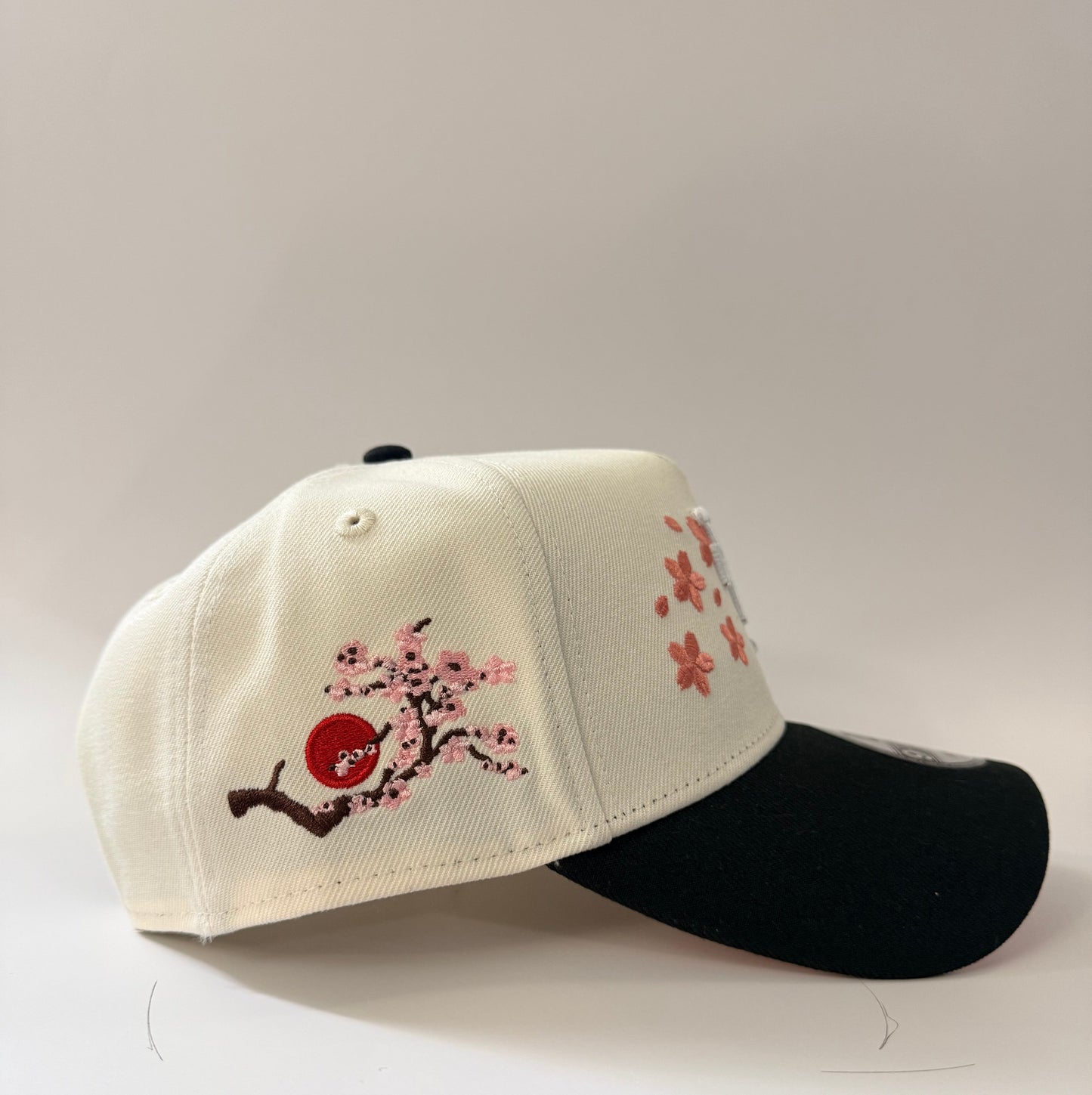 New Era 9FORTY A-Frame Los Angeles Dodgers Tree Patch Upside Down Blossom Pink UV Snapback Hat – White/Black