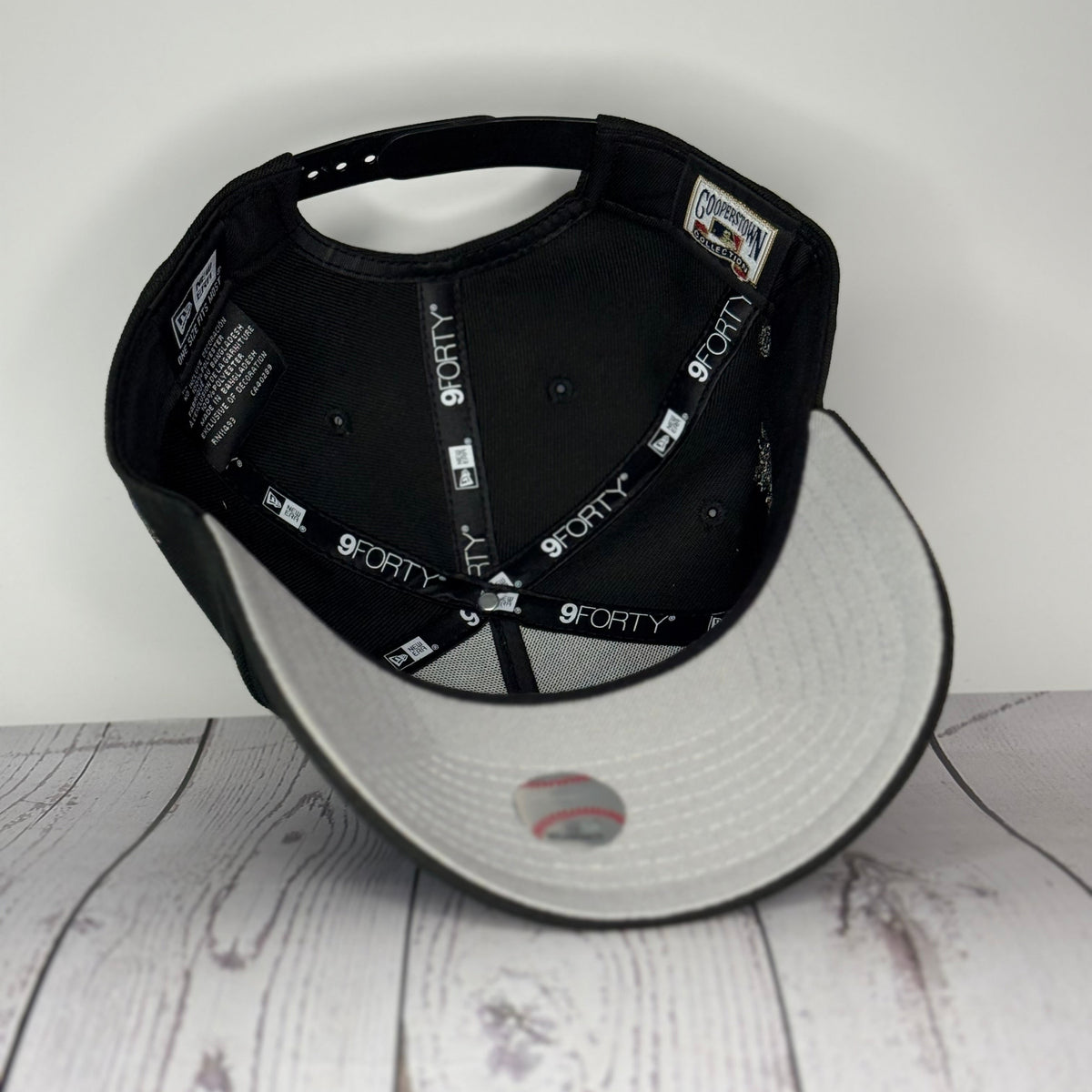 New Era 9FORTY Toronto Blue Jays Crown The City Liquid Titanium Adjustable Hat – Black/Black