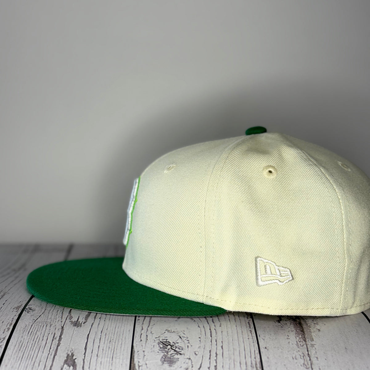 New Era 59FIFTY Boston Red Sox Fitted Hat - Brand New – Missing Gold Sticker