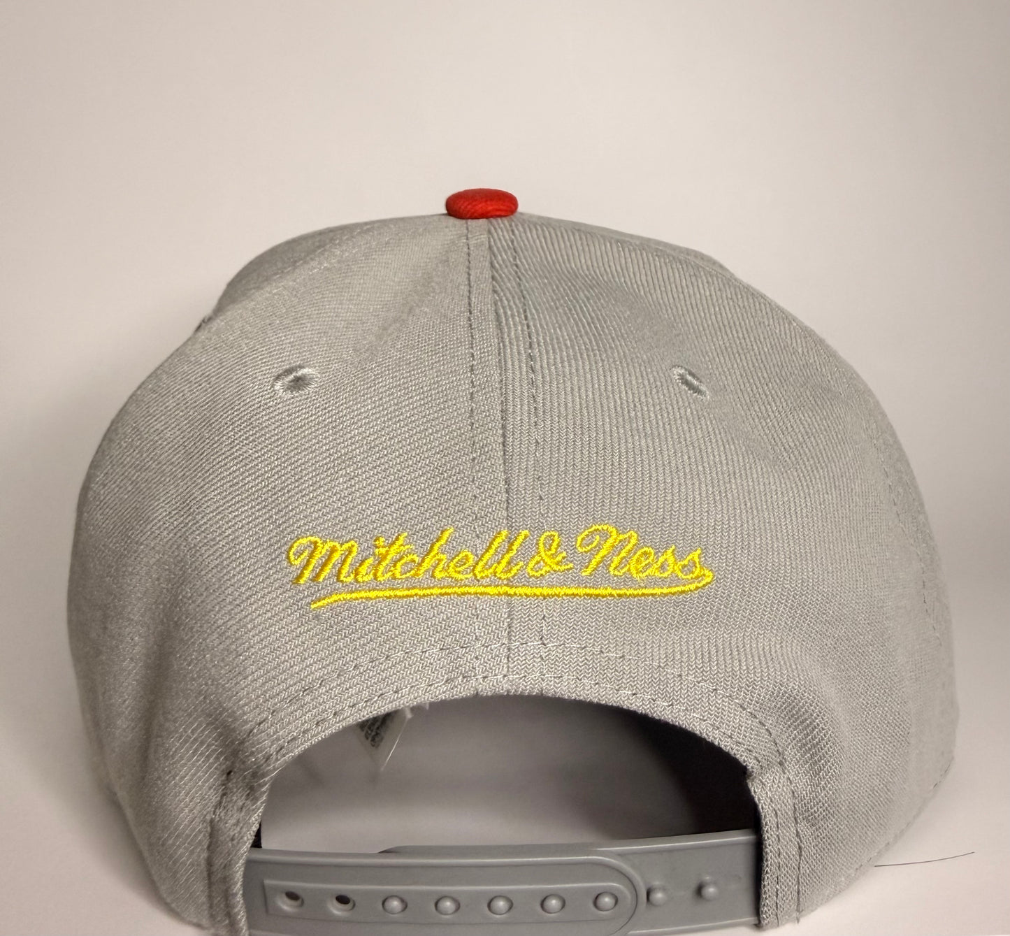 Mitchell & Ness Pittsburgh Pirates Era Flip Heritage Series Pro Pinch Snapback Hat – Grey/Grey