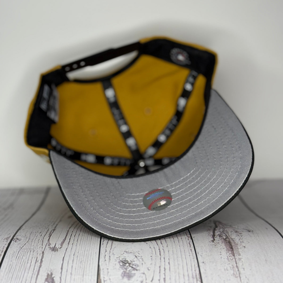 New Era 9FIFTY New York Yankees 2024 World Series Patch Snapback Hat – Khaki / Black