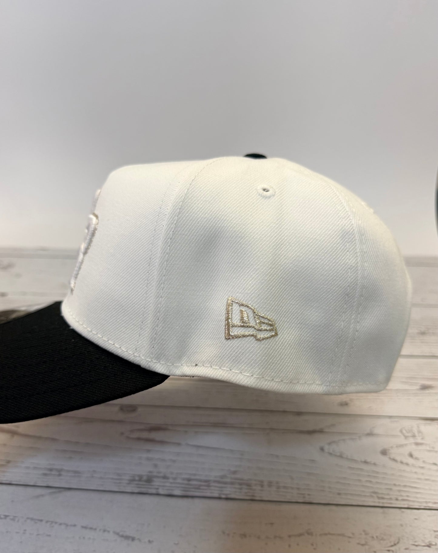 New Era 9FORTY Puerto Rico Crown the Country Adjustable - White/Black