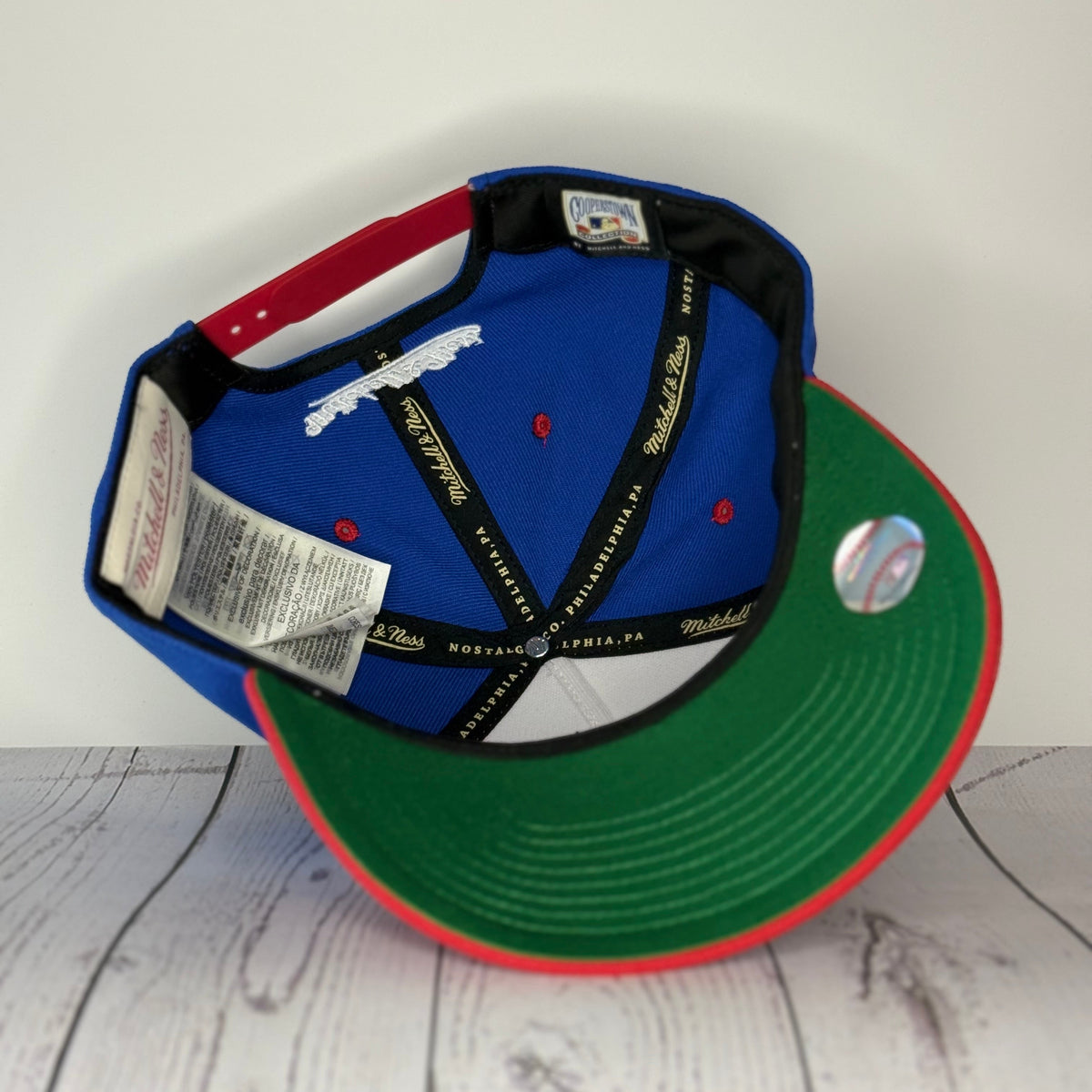 Mitchell & Ness Chicago White Sox Era Flip Heritage Series Pro Pinch Snapback Hat – White/Red