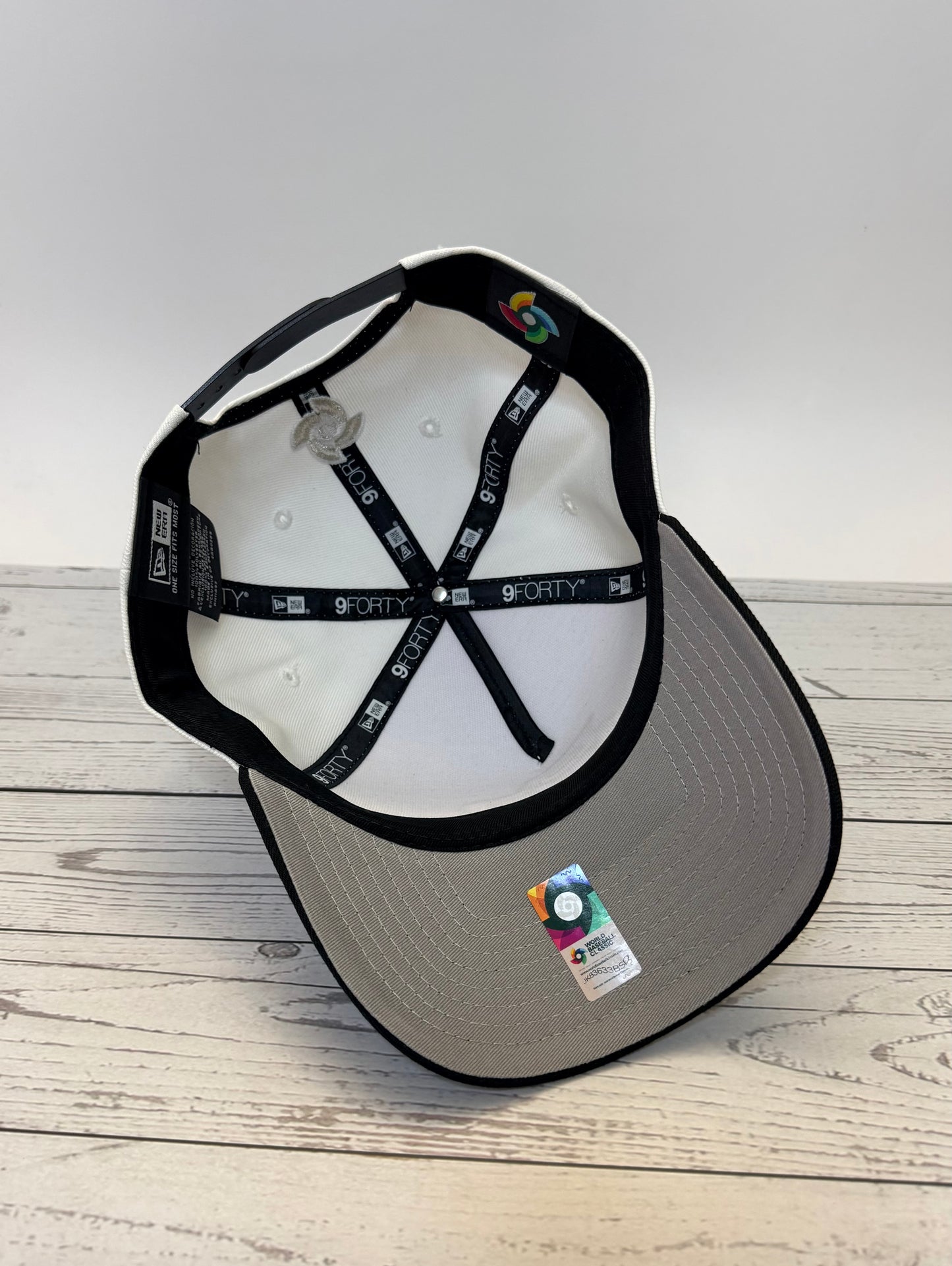 New Era 9FORTY Puerto Rico Crown the Country Adjustable - White/Black