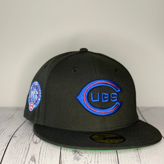 New Era 59FIFTY Black Dome Chicago Cubs Fitted Hat