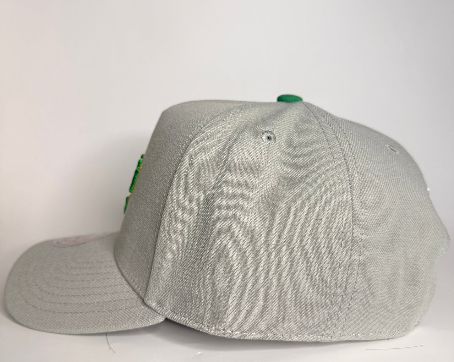 Mitchell & Ness Oakland Athletics Era Flip Heritage Series Pro Pinch Snapback Hat – Grey/Grey
