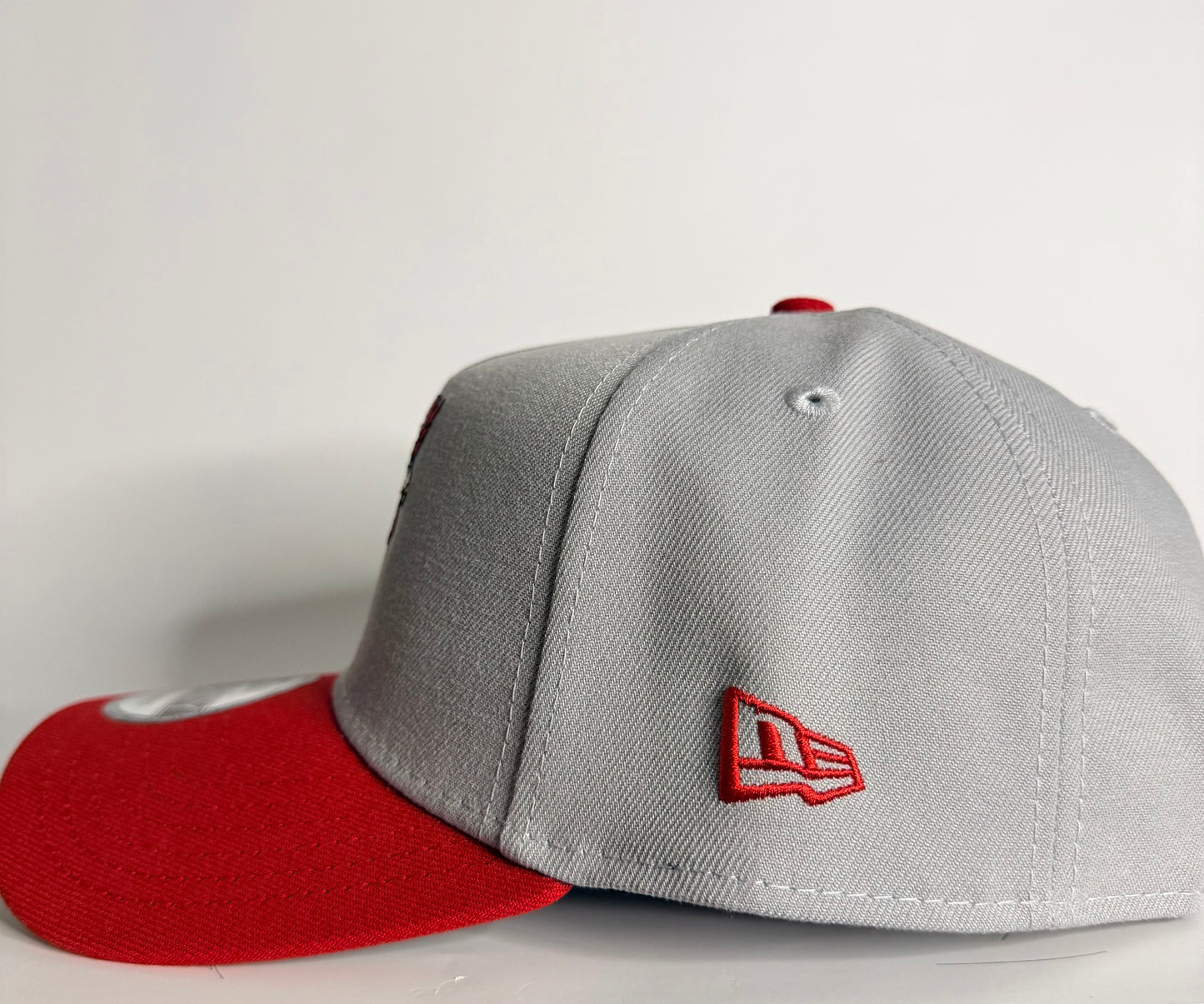 New Era 9FORTY St. Louis Cardinals Crown The City 2.0 The Lou Adjustable Hat – Grey/Red