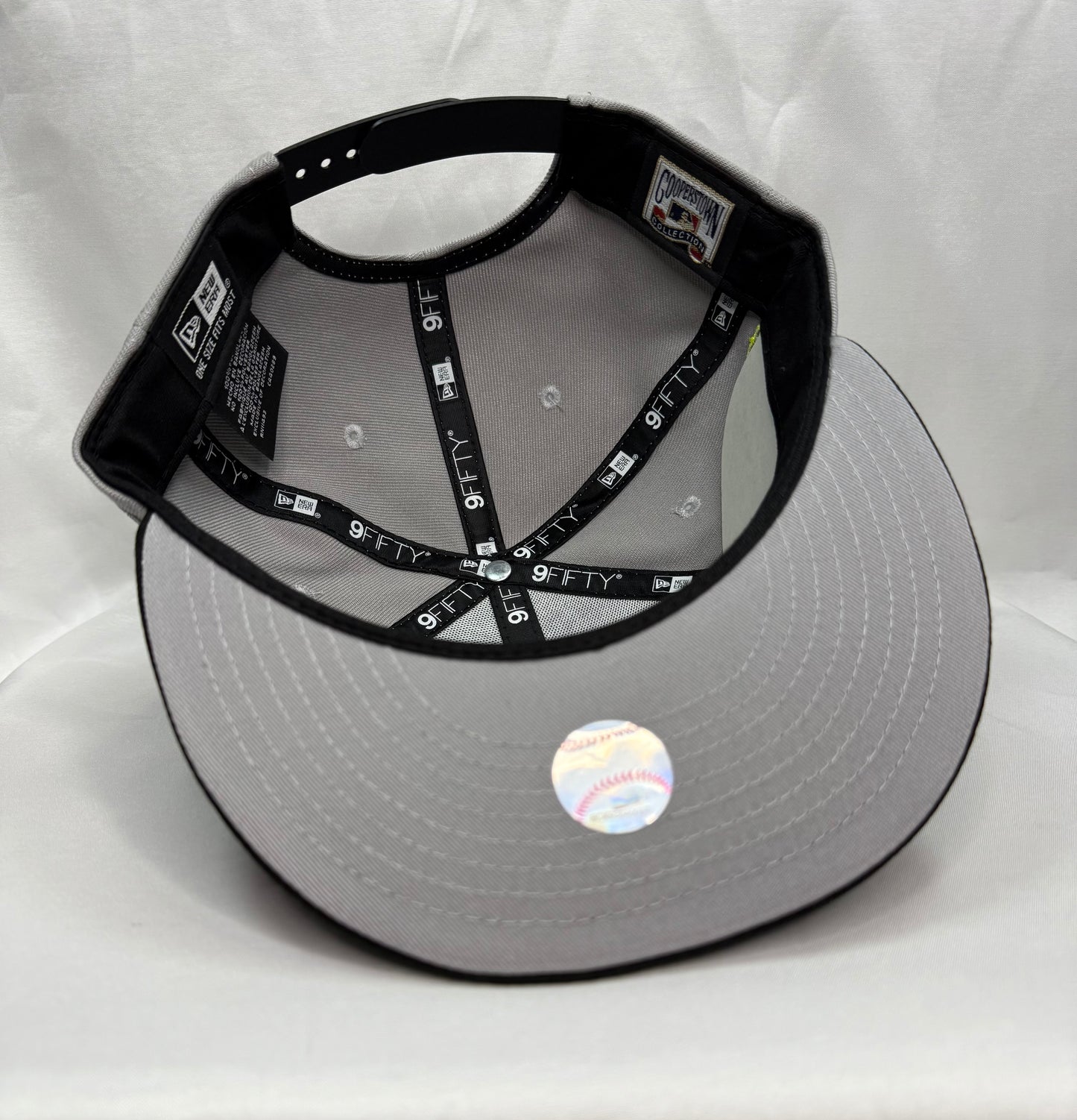 New Era 9Fifty Montreal Expos Snapback - Adjustable Hat