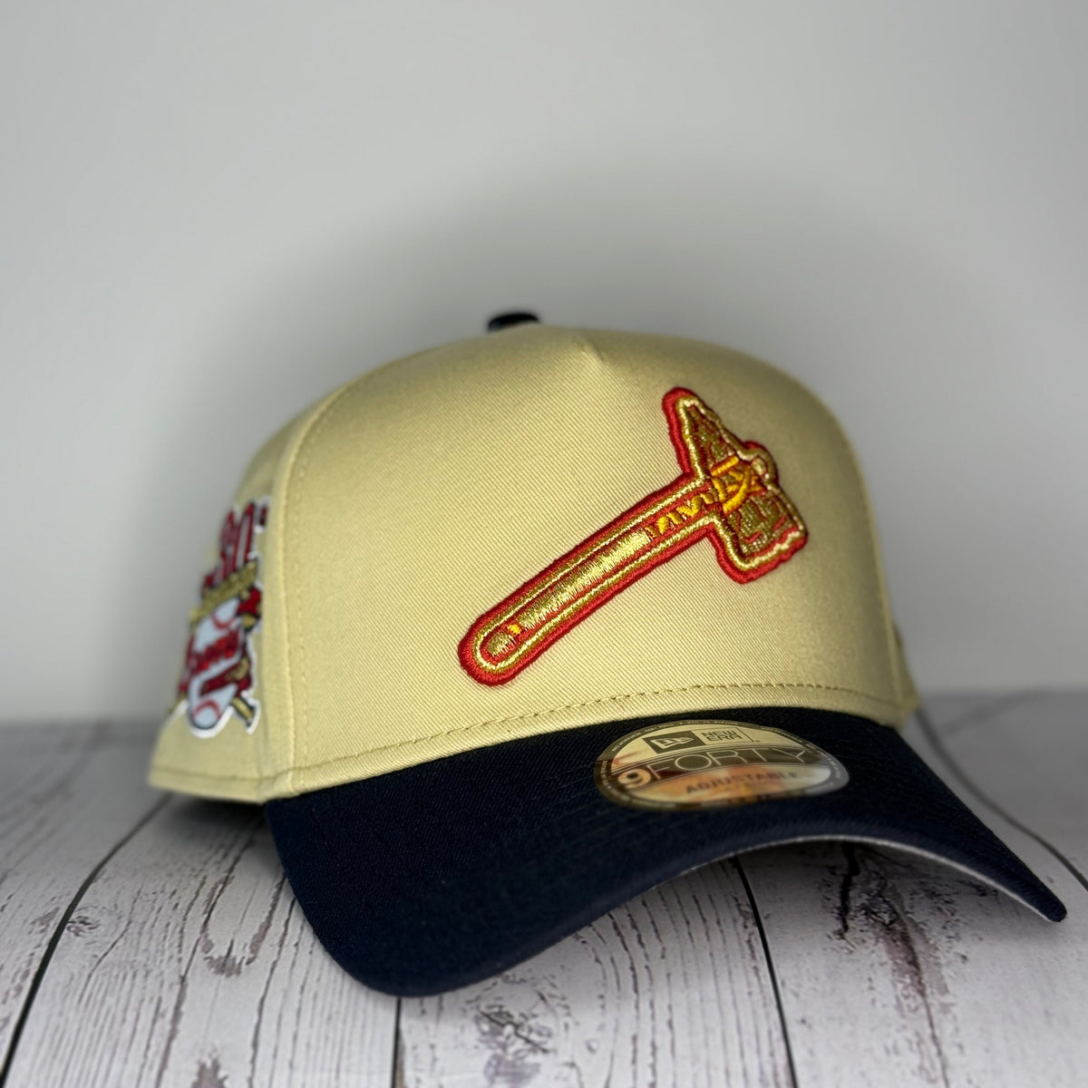New Era 9FORTY Atlanta Braves Vegas Pop Adjustable Hat