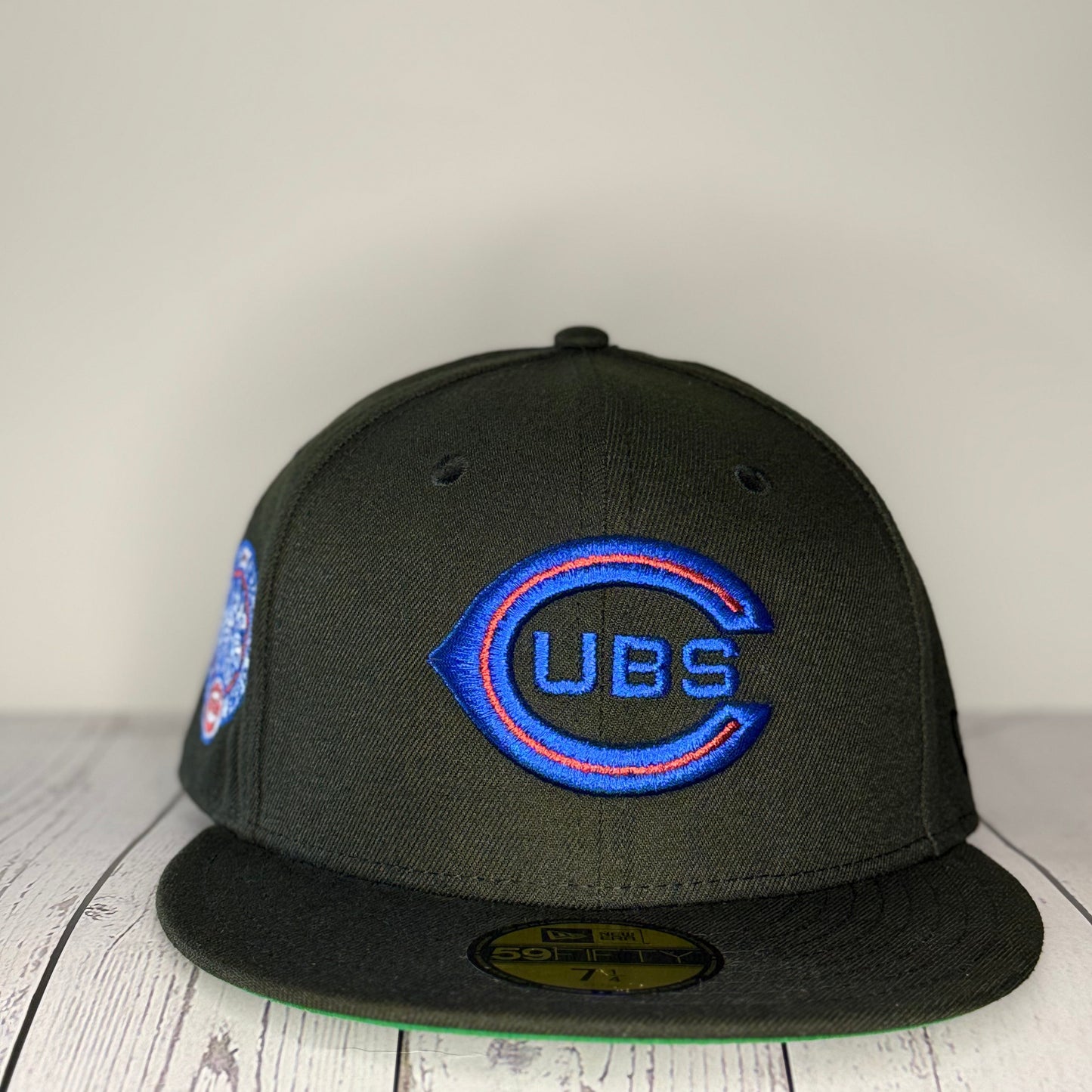 New Era 59FIFTY Black Dome Chicago Cubs Fitted Hat