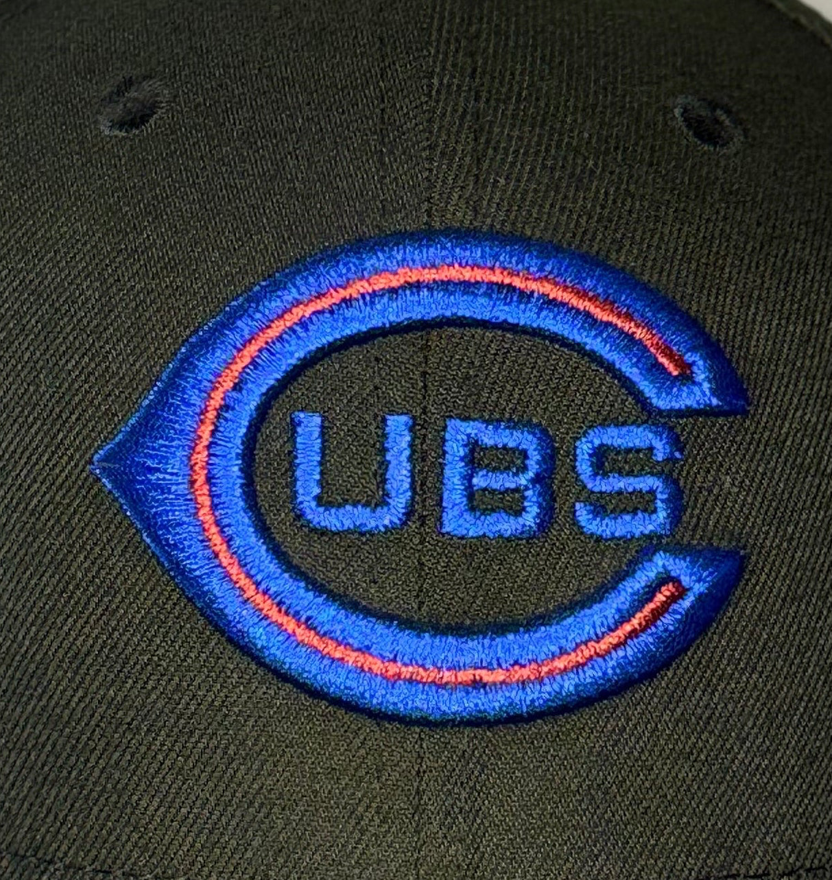 New Era 59FIFTY Black Dome Chicago Cubs Fitted Hat