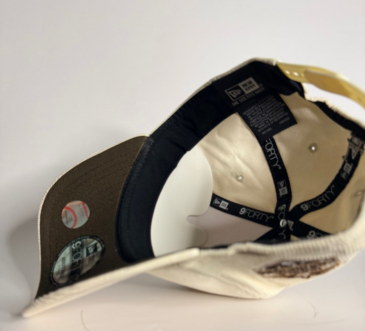 New Era 9FORTY A-Frame Sugar & Spice Los Angeles Dodgers 2020 World Series Champions Corduroy Snapback Hat – Khaki /Brown