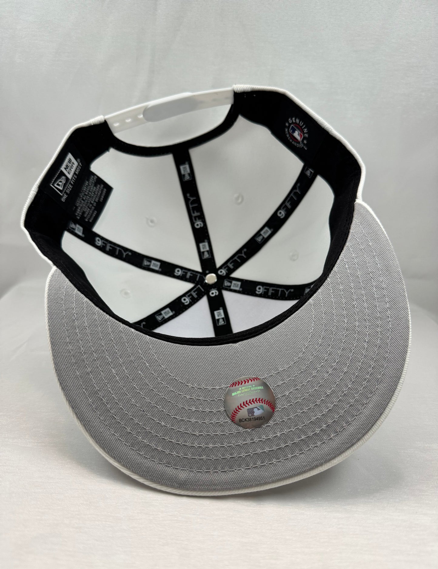 New Era 9Fifty New York Yankees Snapback - Adjustable Hat