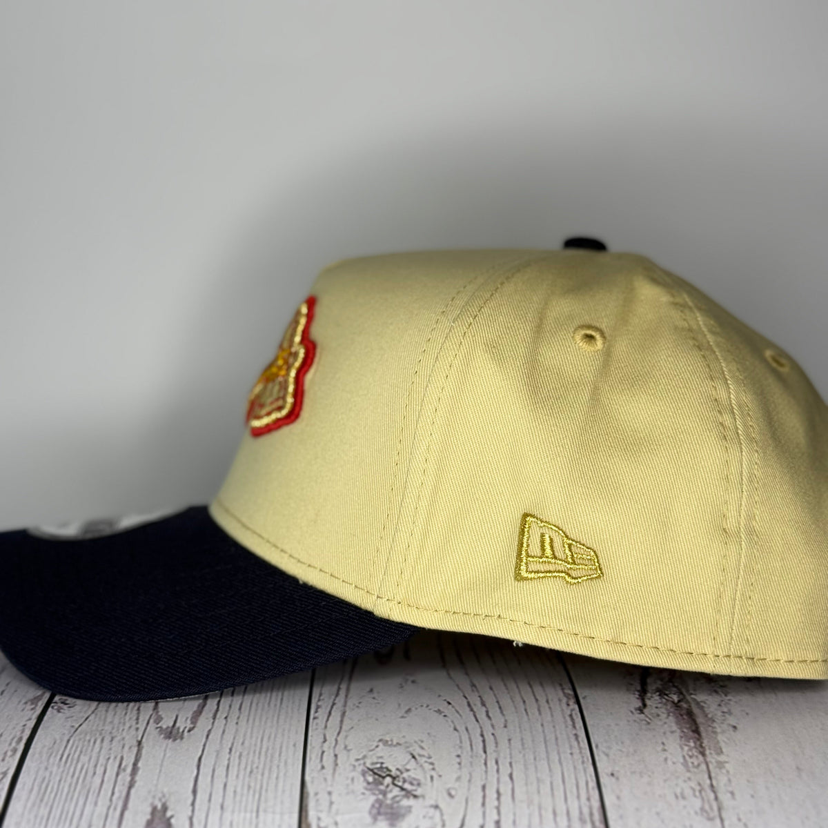 New Era 9FORTY Atlanta Braves Vegas Pop Adjustable Hat