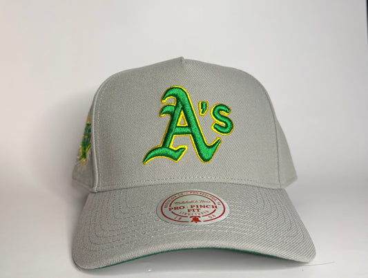 Mitchell & Ness Oakland Athletics Era Flip Heritage Series Pro Pinch Snapback Hat – Grey/Grey