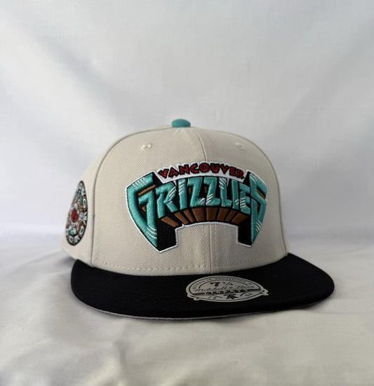 Mitchell & Ness Vancouver Grizzlies Fitted 7 1/4