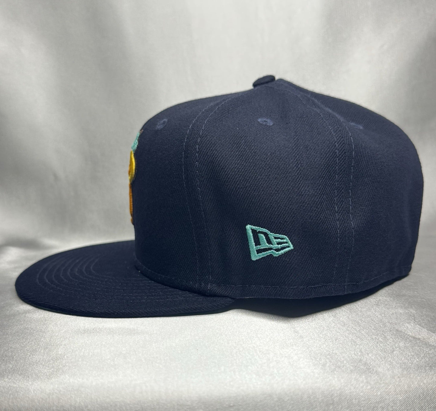 New Era 59FIFTY Miami Heat Fitted 7 3/8 - Brand New – Missing Gold Sticker