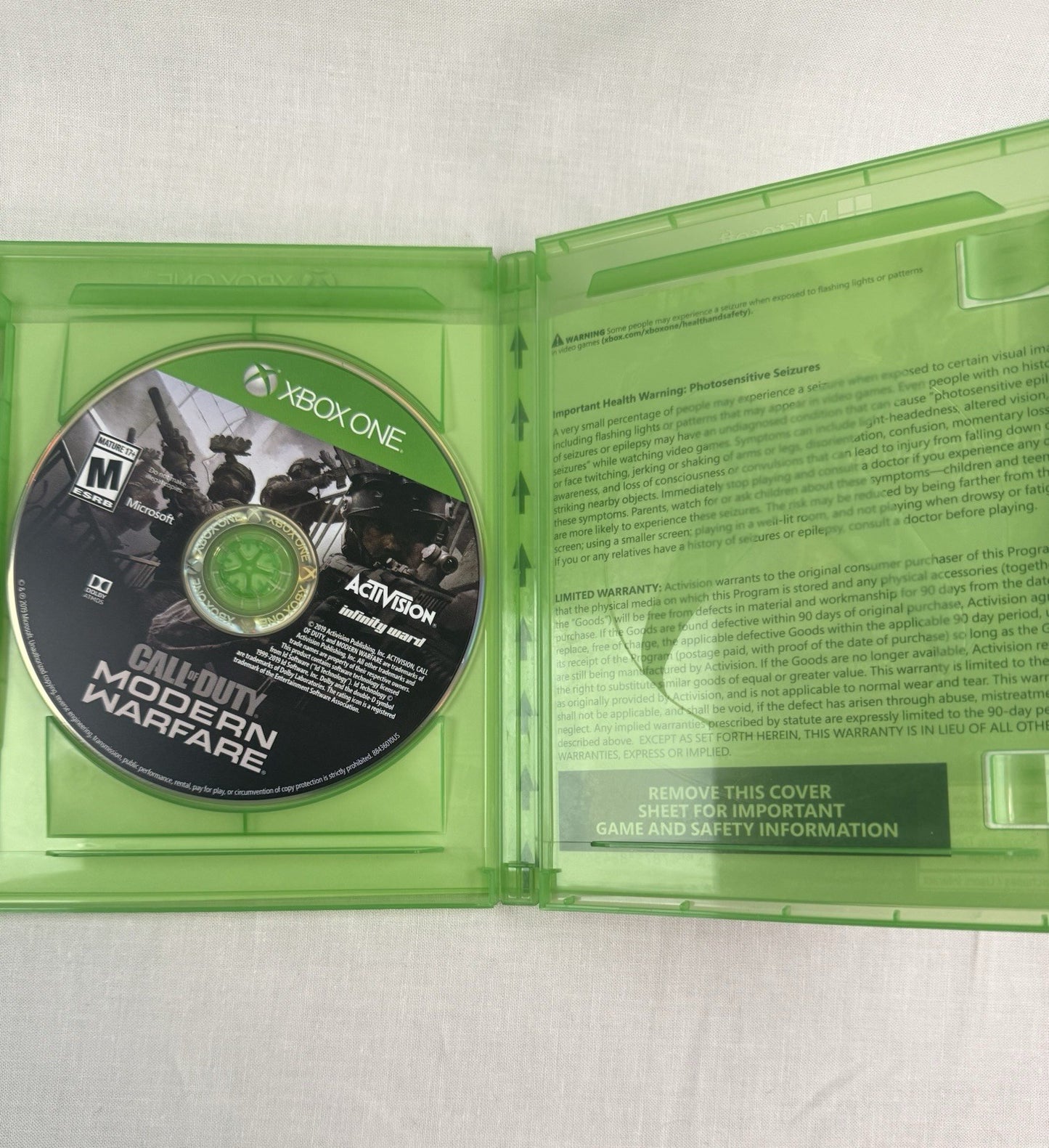 Call of Duty Modern Warfare Xbox One CIB Complete Tested NTSC