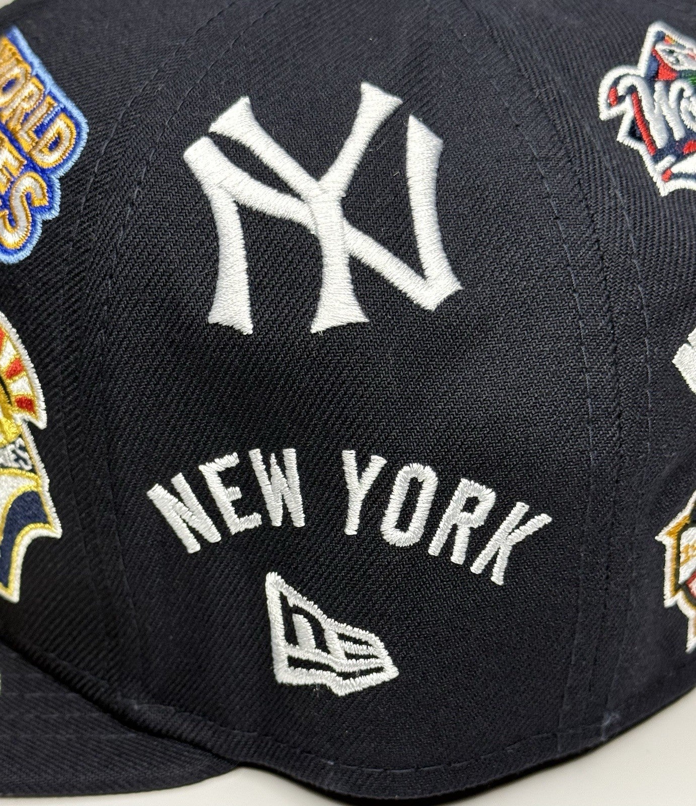 New Era 59FIFTY New York Yankees “All Over Patch” Fitted 7 1/4 Black / Grey UV