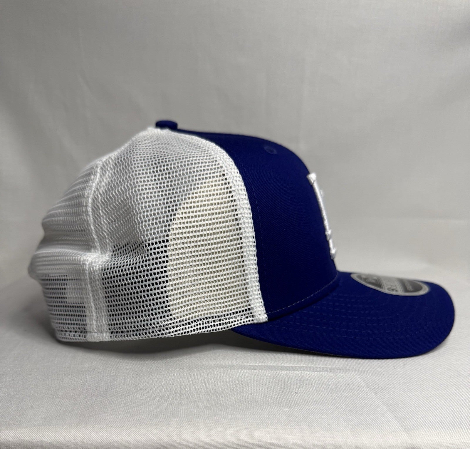 New Era 9SEVENTY Los Angeles Dodgers Trucker Snapback Hat Royal White Mesh
