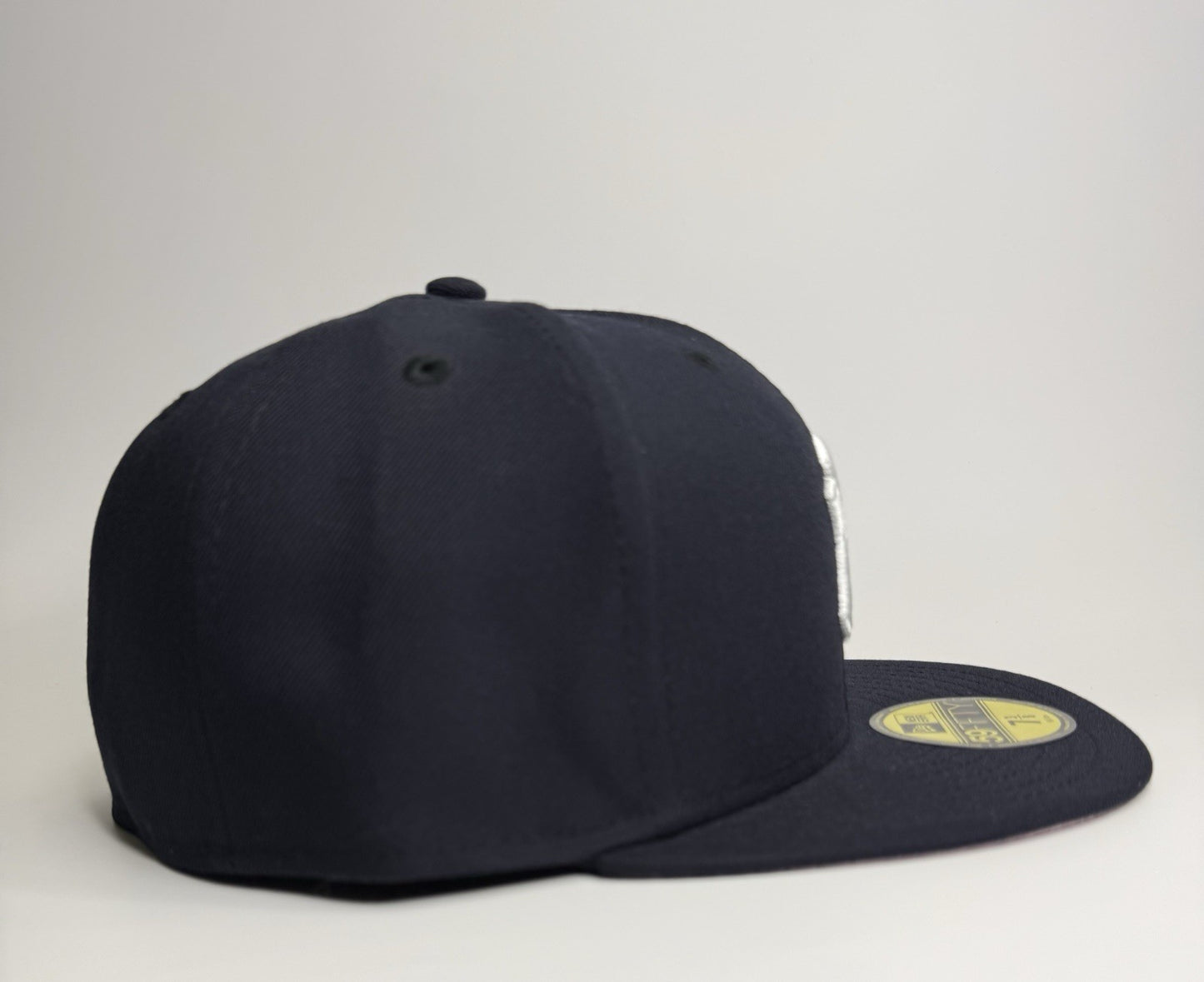 New Era 59FIFTY New York Yankees Pink UV Fitted Hat – Navy/White – Size 7 3/8