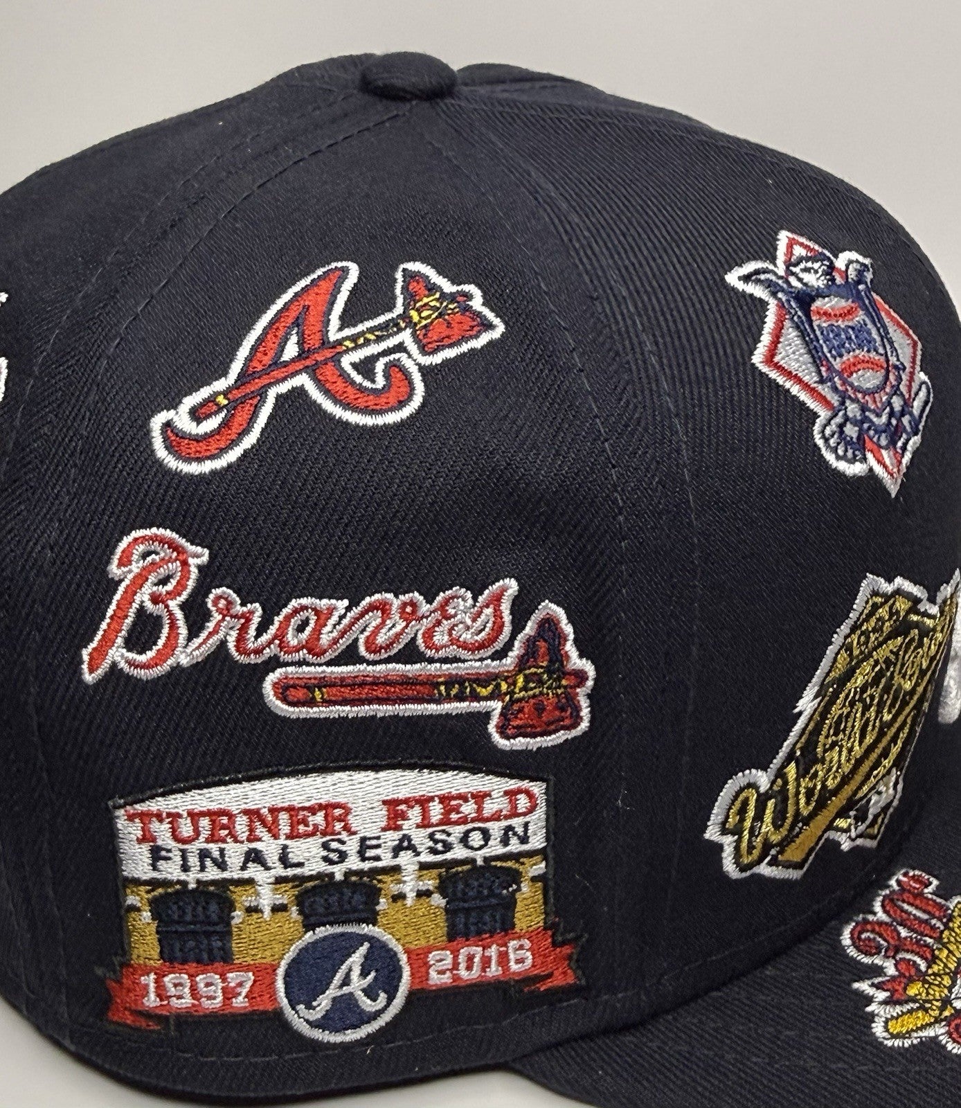 New Era 59FIFTY Atlanta Braves “All Over Patch” Fitted Hat 7 3/8-Navy / Grey UV