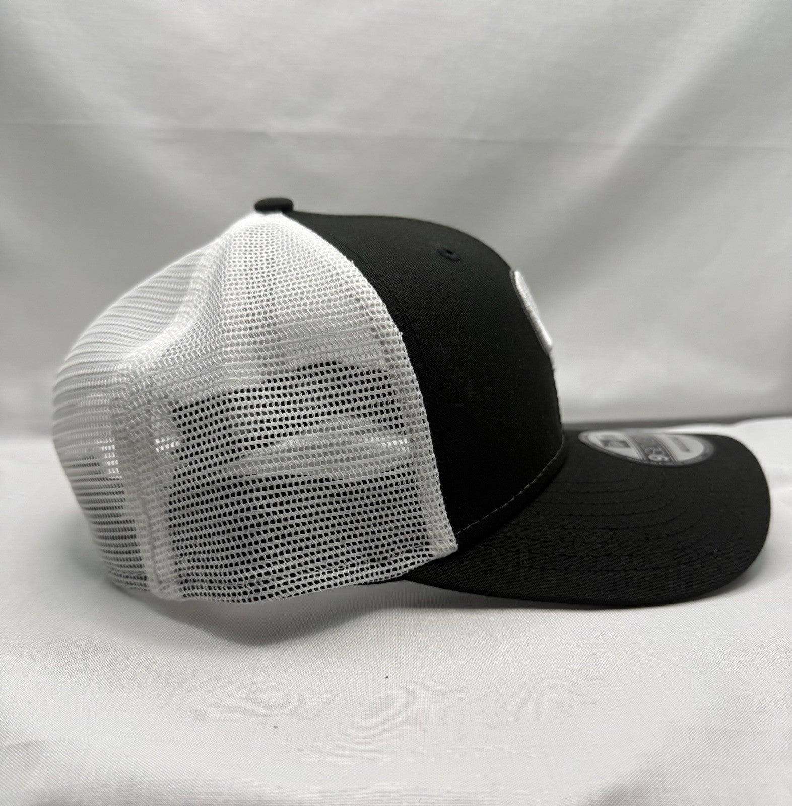 New Era 9Seventy Chicago White Sox City Connect Snapback Trucker Hat