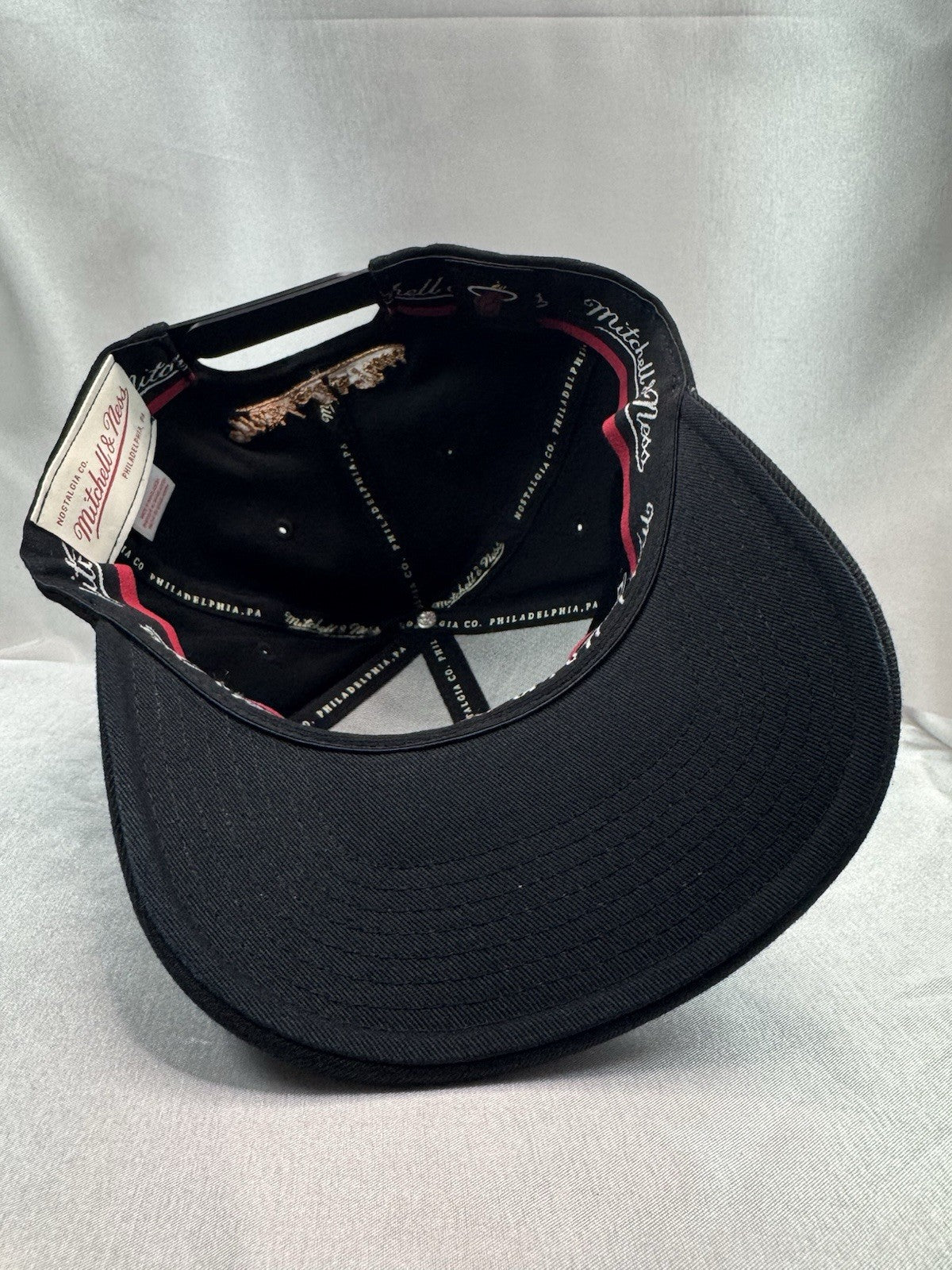 Mitchell & Ness Miami Heay Cooper Logo Red Line