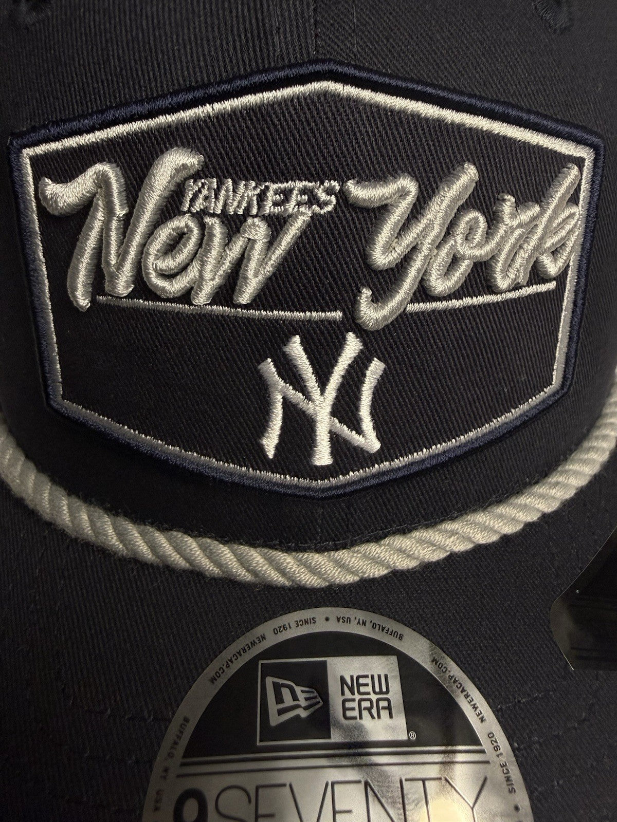 New Era 9SEVENTY New York Yankees Rope Trucker Snapback Hat Navy White
