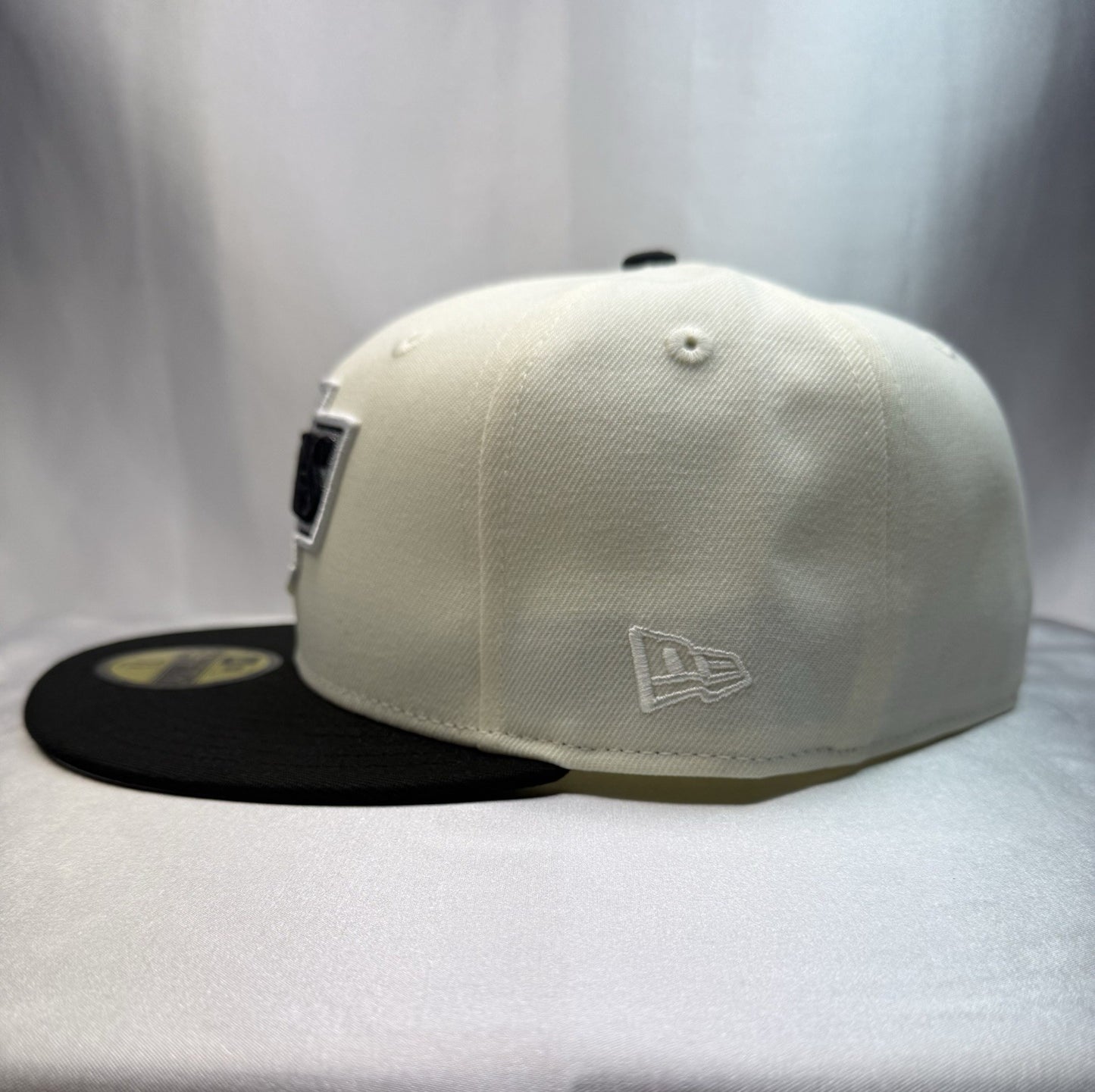 New Era 59FIFTY Los Angeles Kings Hat – Cream/Black – Fitted Size 7 5/8