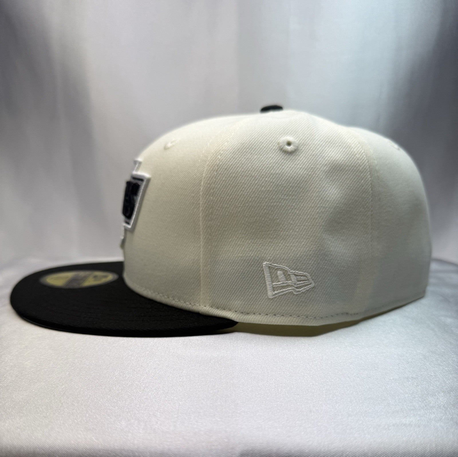 New Era 59FIFTY Los Angeles Kings Hat – Cream/Black – Fitted Size 7 5/8