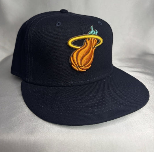 New Era 59FIFTY Miami Heat Fitted 7 3/8 - Brand New – Missing Gold Sticker