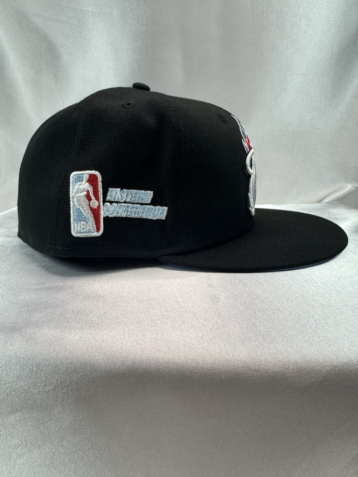 New Era 59FIFTY Miami Heat Fitted 7 3/8 - Brand New – Missing Gold Sticker