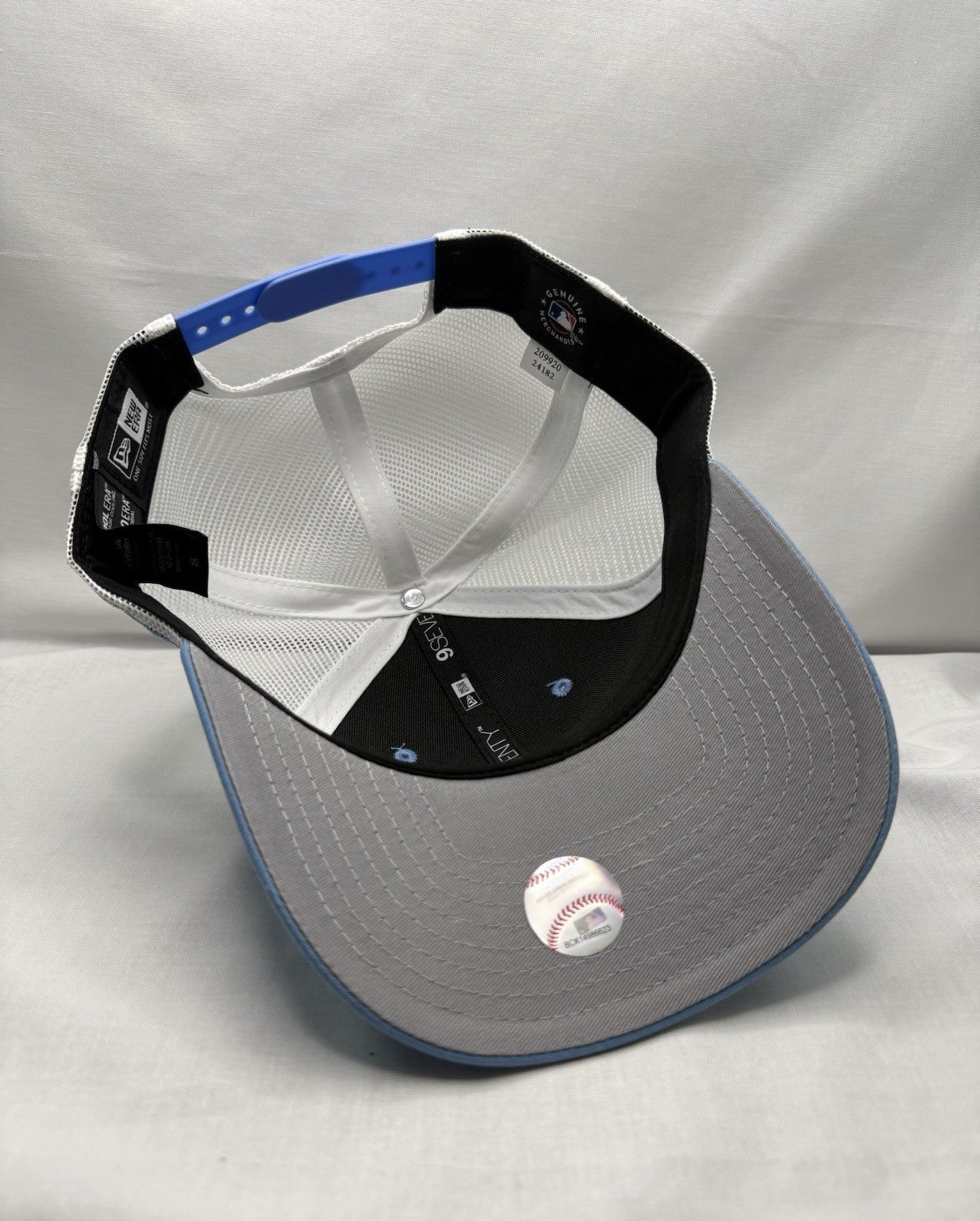 New Era 9Seventy Chicago Cubs 2022 City Connect Snapback Trucker Hat