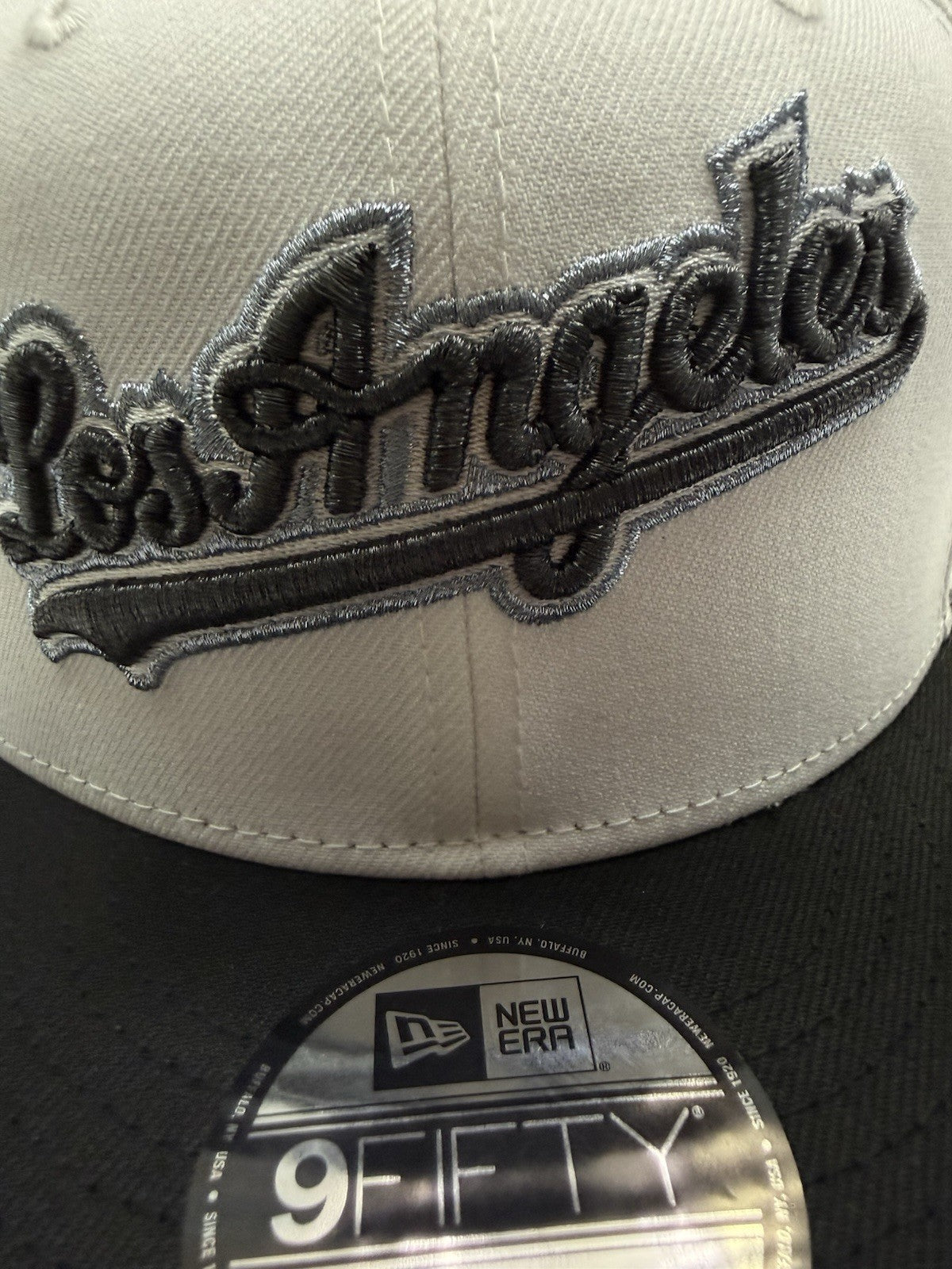 New Era 9Fifty White Script Los Angeles Dodgers Adjustable Snapback