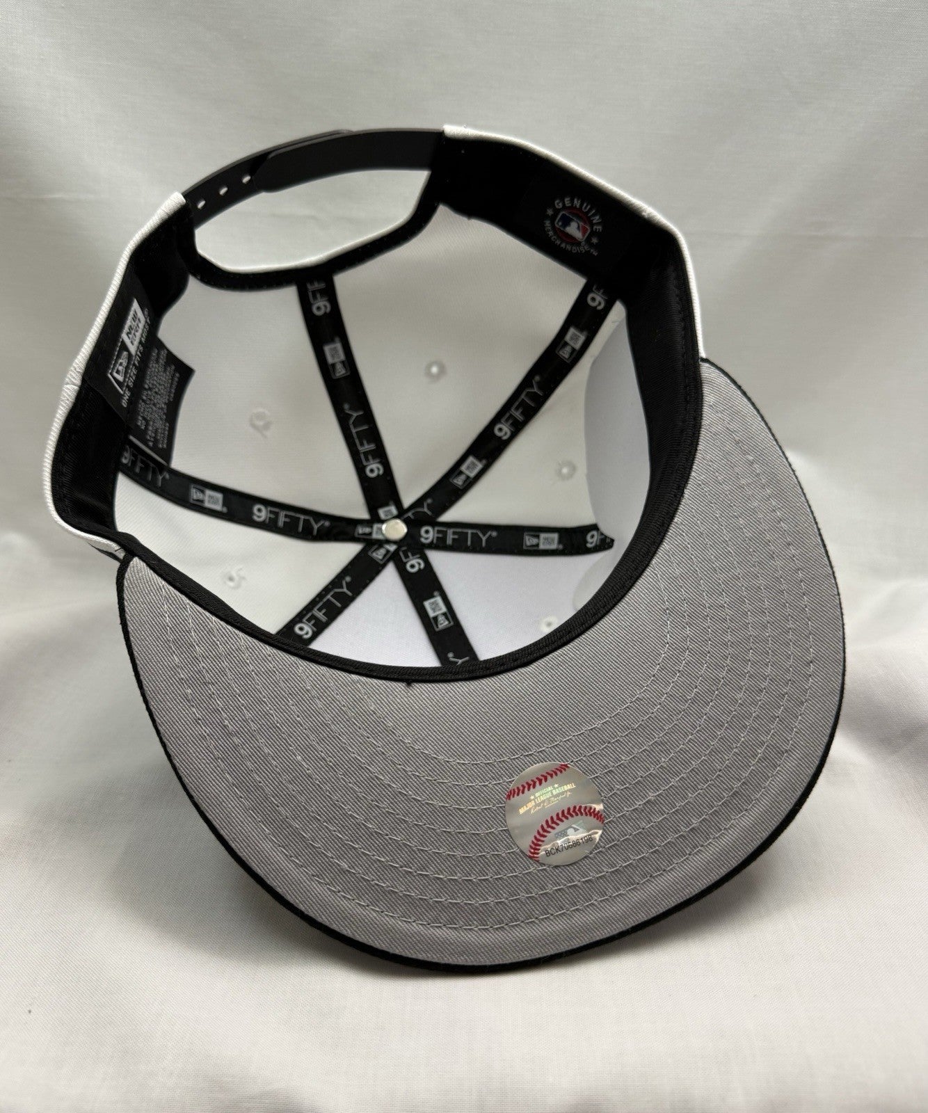 New Era 9Fifty White Script Los Angeles Dodgers Adjustable Snapback