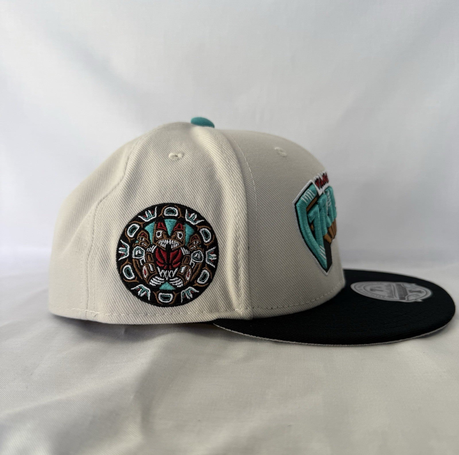 Mitchell & Ness Vancouver Grizzlies Fitted 7 1/4