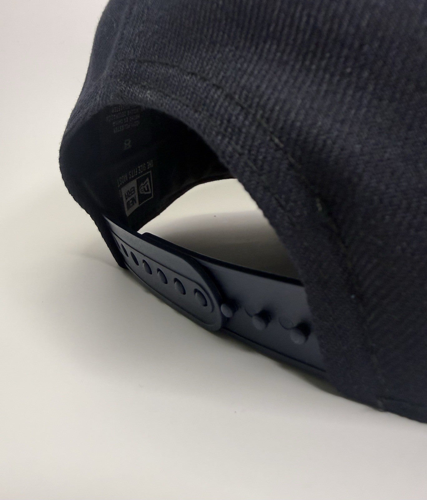 New Era 9FORTY A-Frame New York Yankees “Rose” 🌹 Light Blue UV Snapback – Navy