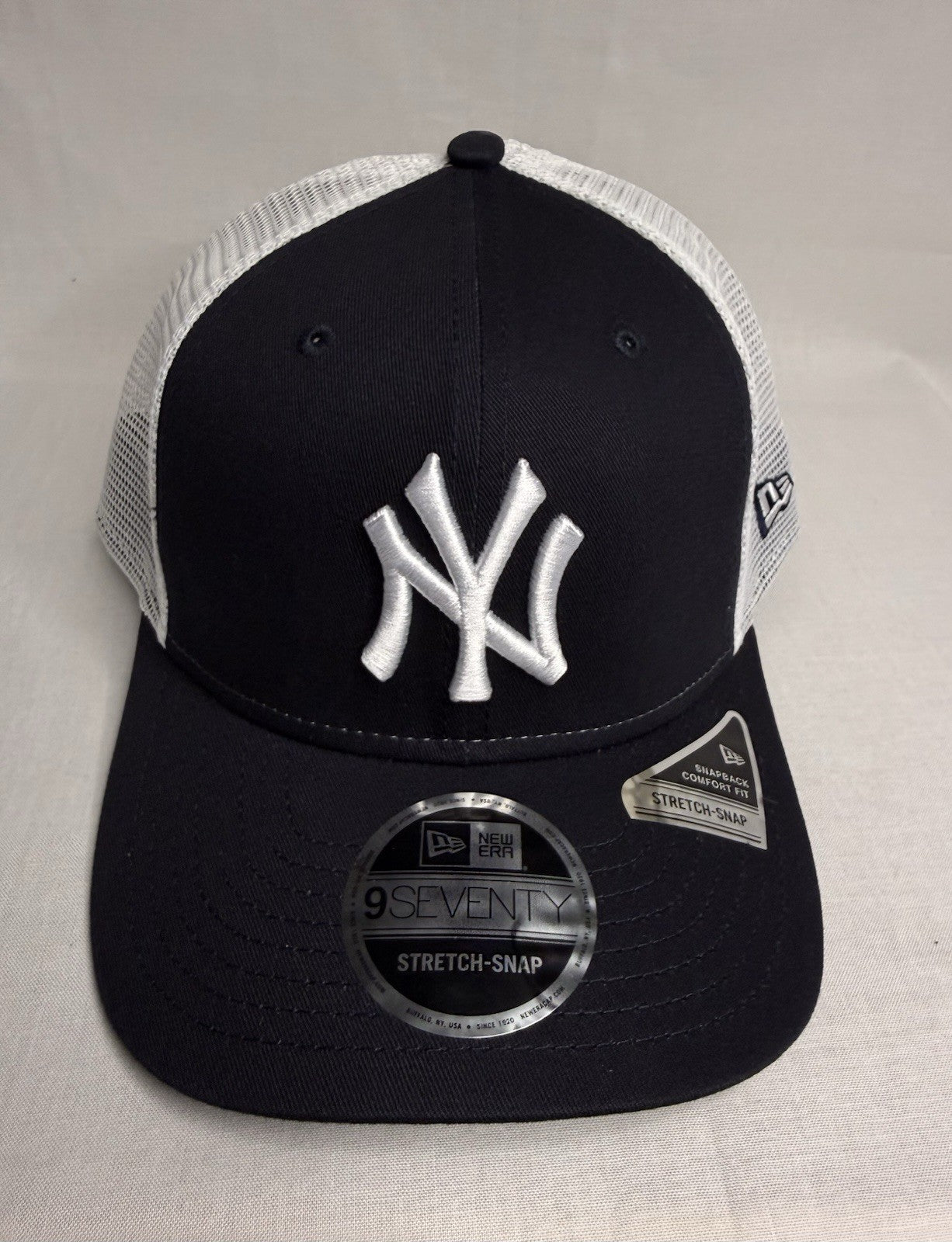 New Era 9SEVENTY New York Yankees Trucker Snapback Hat Navy White Mesh