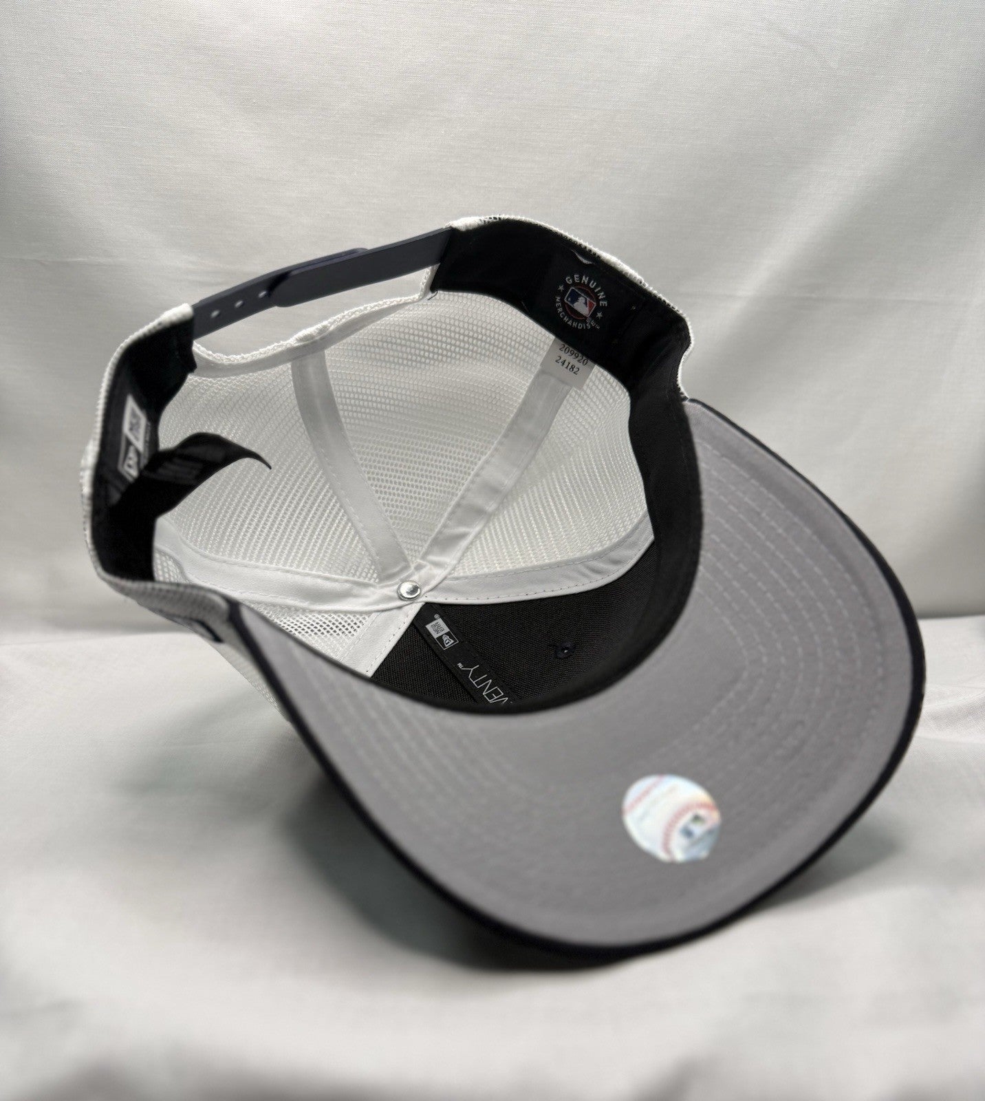 New Era 9Seventy Los Angeles Angels 2022 City Connect Snapback Trucker Hat
