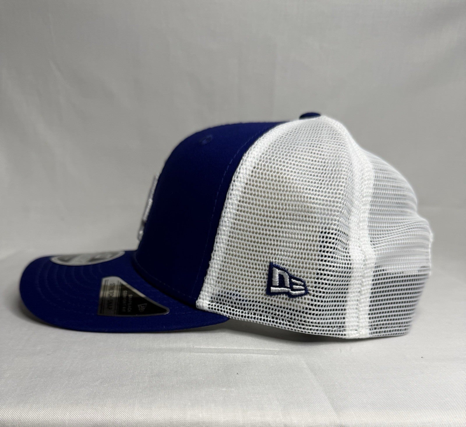 New Era 9SEVENTY Los Angeles Dodgers Trucker Snapback Hat Royal White Mesh